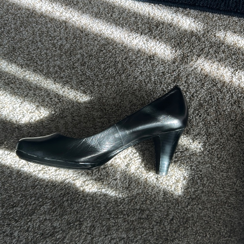 Black high heel size 9.5